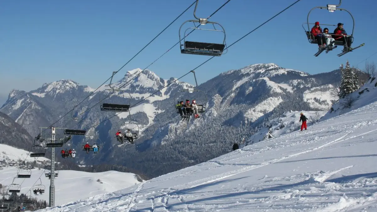Sur les pistes la poudreuse.Ski à 1.5 kms.