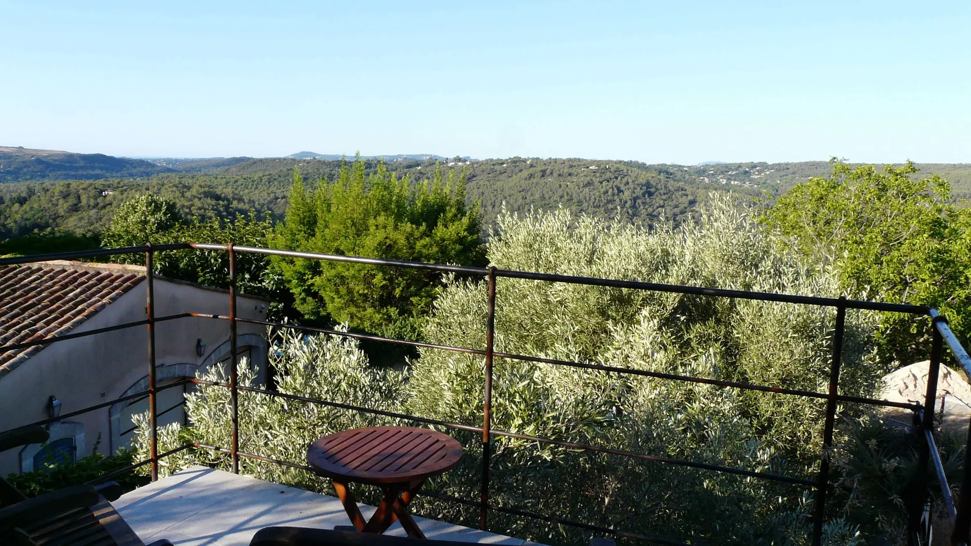 Terrasse Gîte Le Casaou labellisé Gîtes de France Côte d'Azur Alpes-Maritimes à La Colle sur Loup