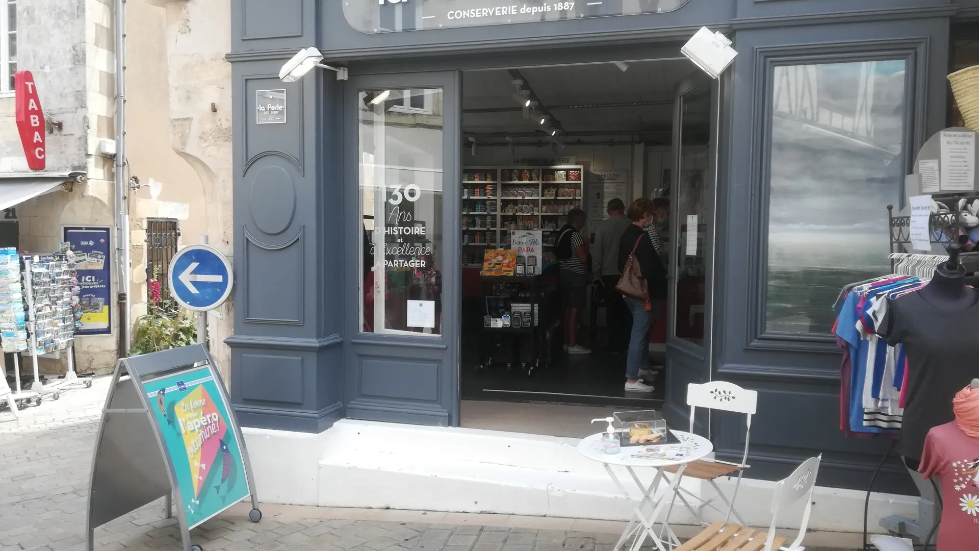 Fachada De St Martin De Ré, Vista Frontal - La Perle Des Dieux