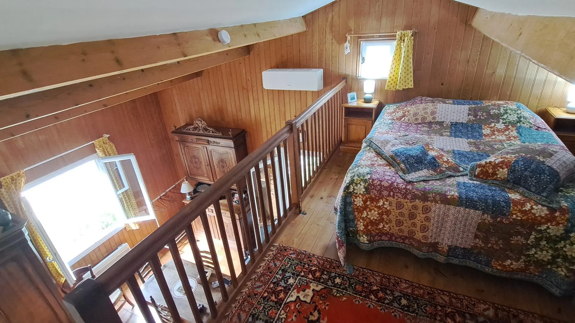 Chambre en mezzanine de l'Oustau dei Aucèus.