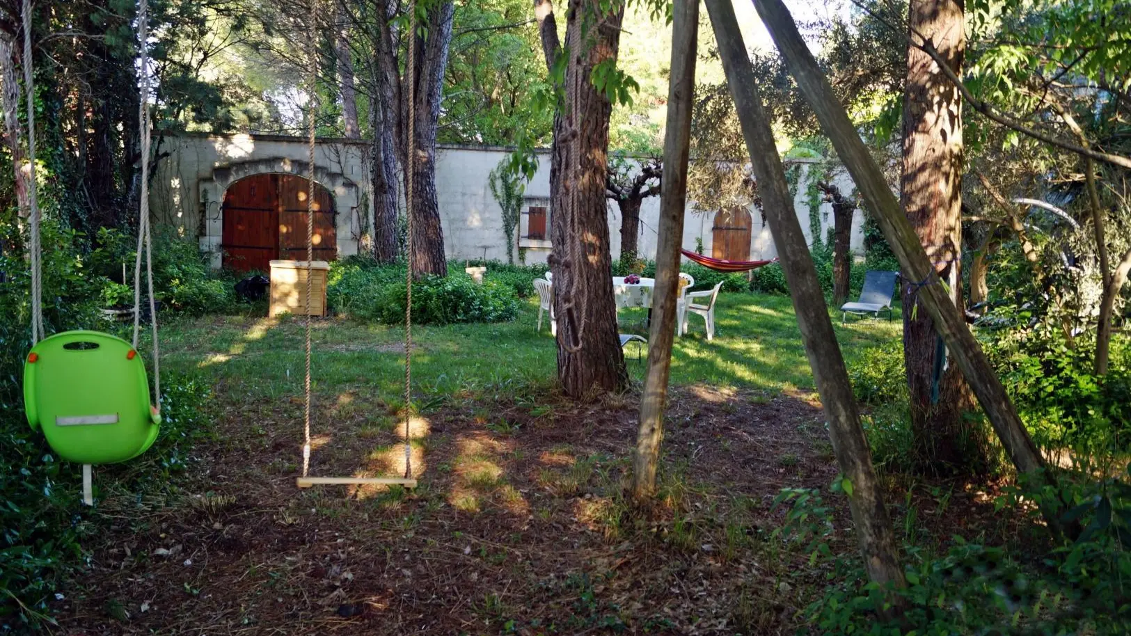 balançoire dans le jardin