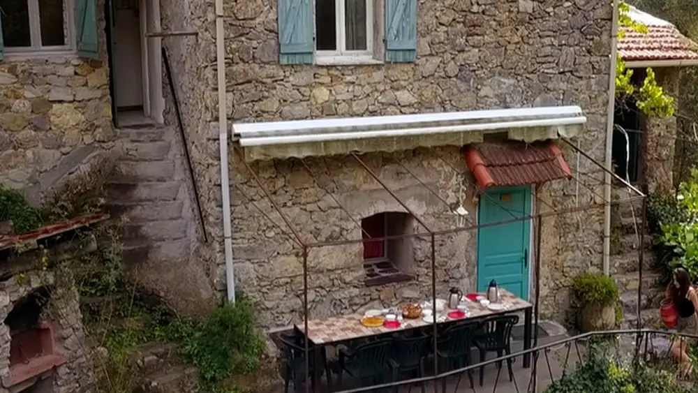 Petit déjeuner sur la terrasse