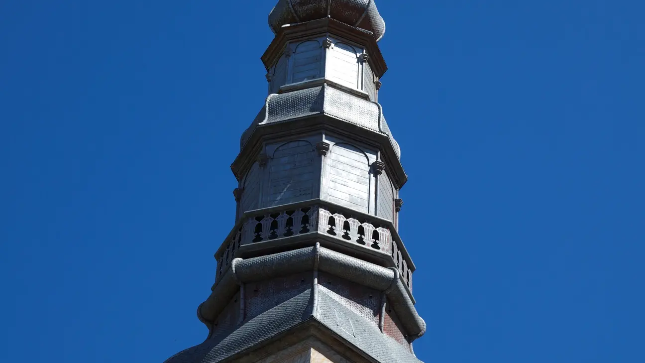 Clocher à bulbe de l'église de Hauteluce