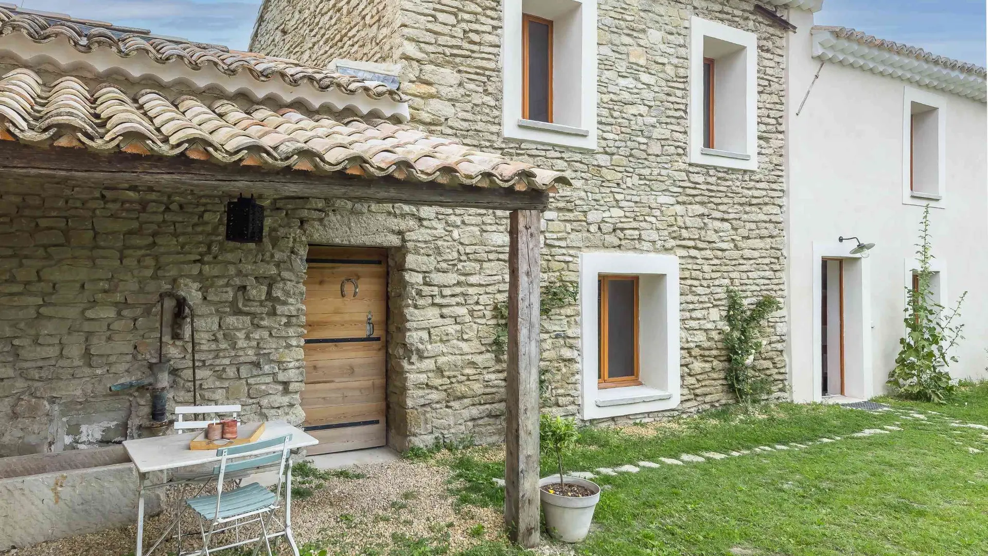 La bergerie des Sorgues_L'Isle-sur-la-Sorgue extérieur maison en pierre