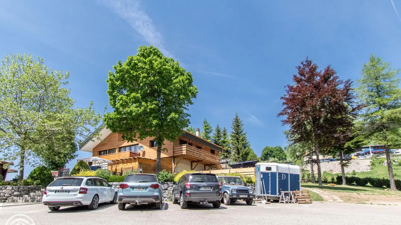 Parking et accès espaces extérieurs