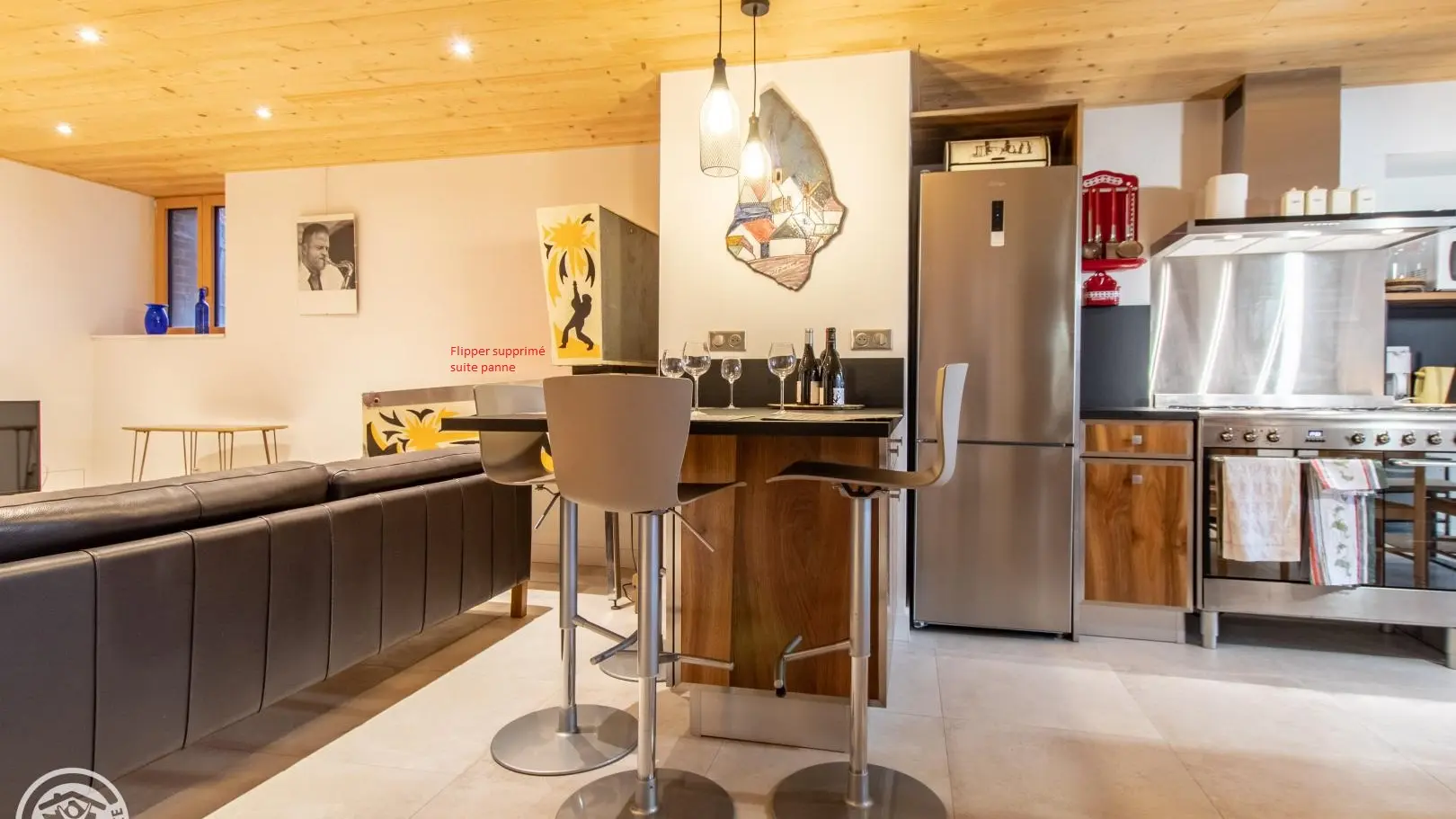 Coin bar (le flipper n'est plus présent)