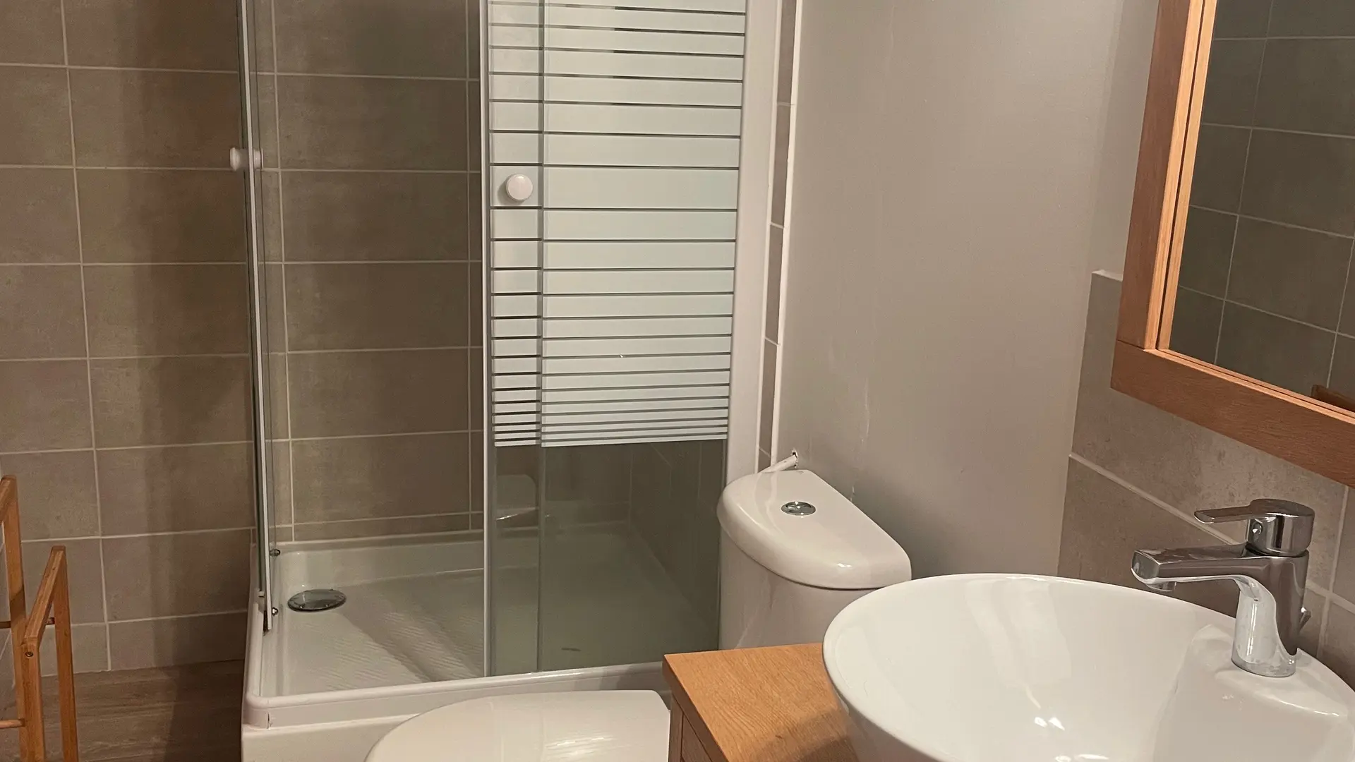 Salle de bain privative Les cèdres