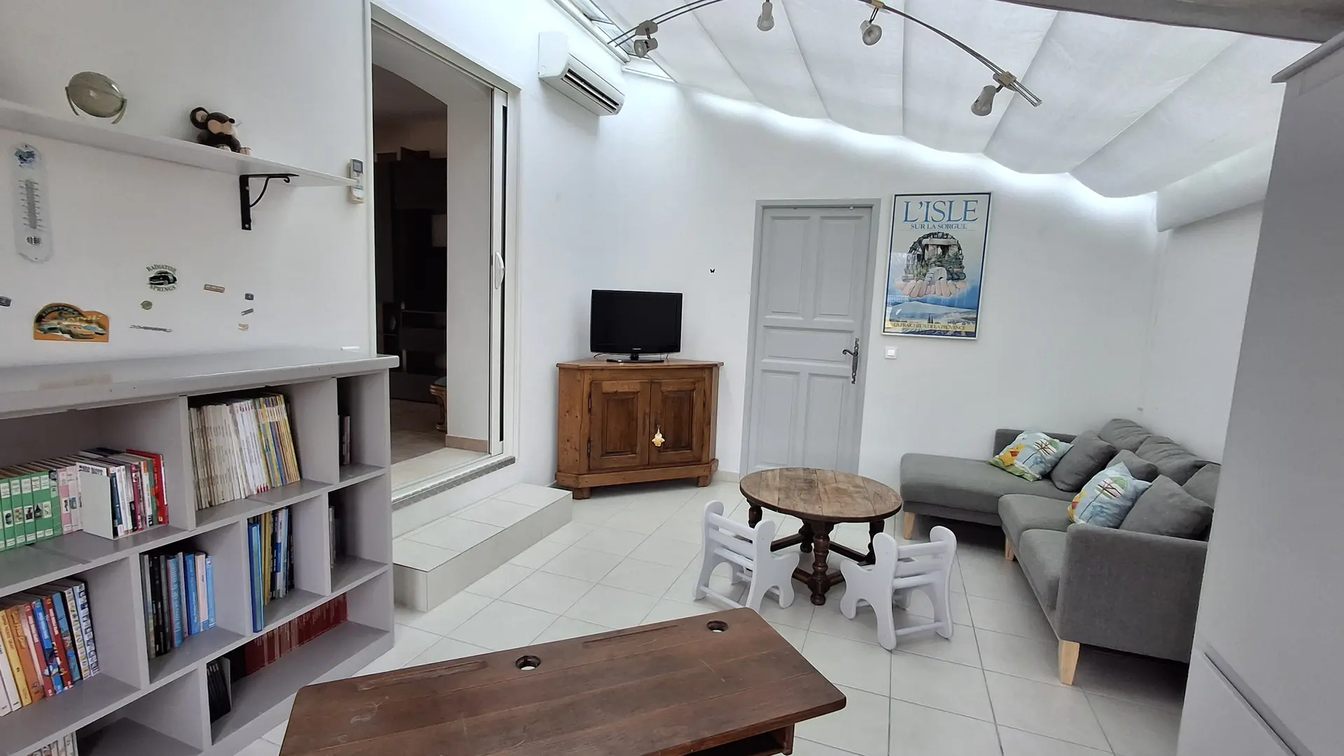 La Bastide de Laura_L'Isle-sur-la-Sorgue salon sous pente