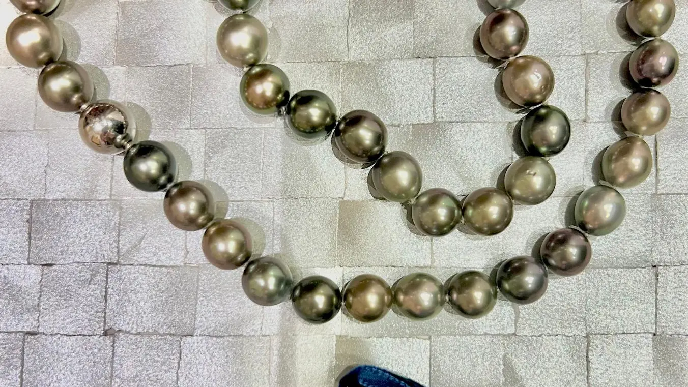 Collier en perles de Tahiti provenant de la boutiqe M.SMETS