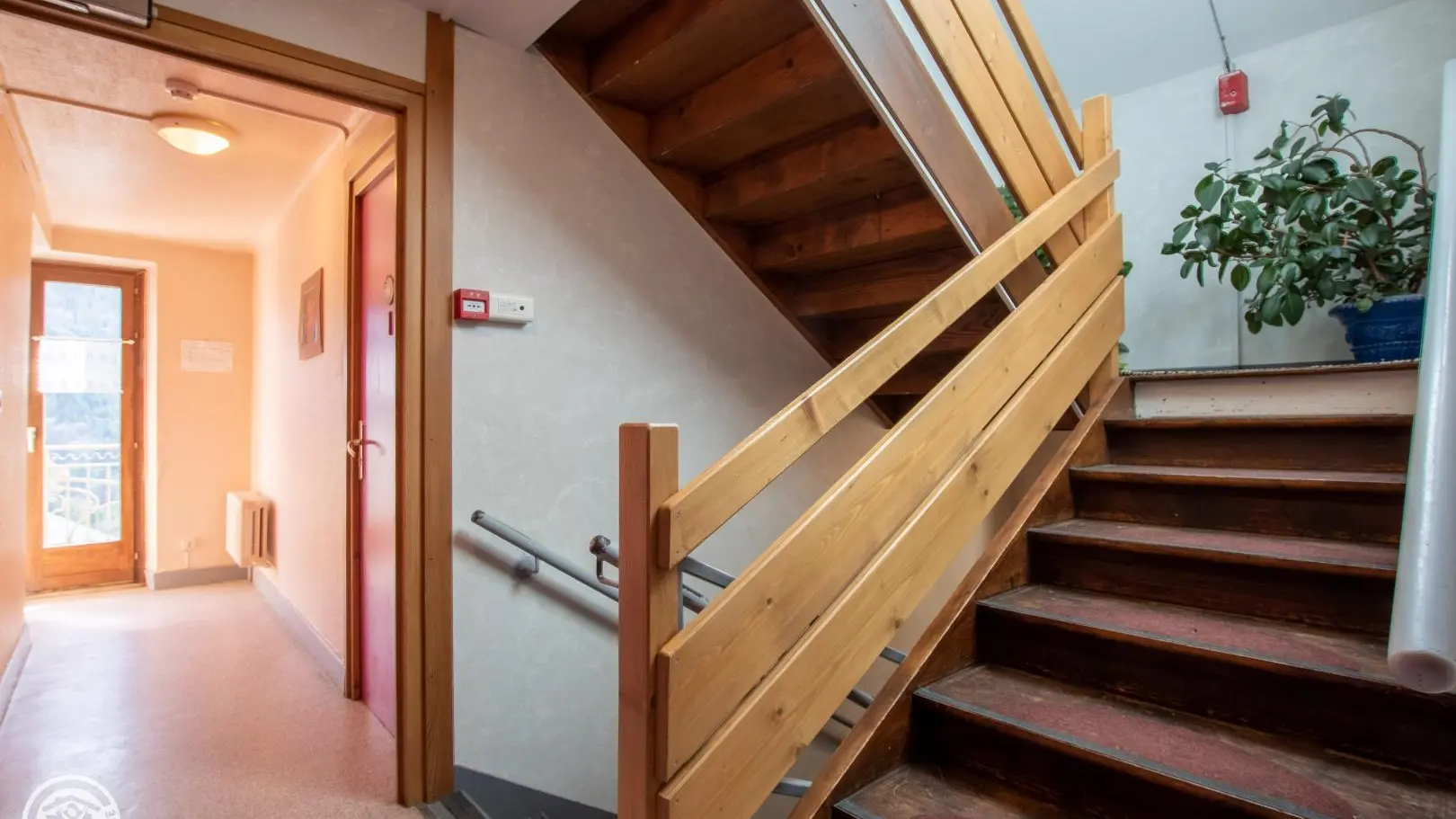 Accès aux 4 chambres du 2ème étage.