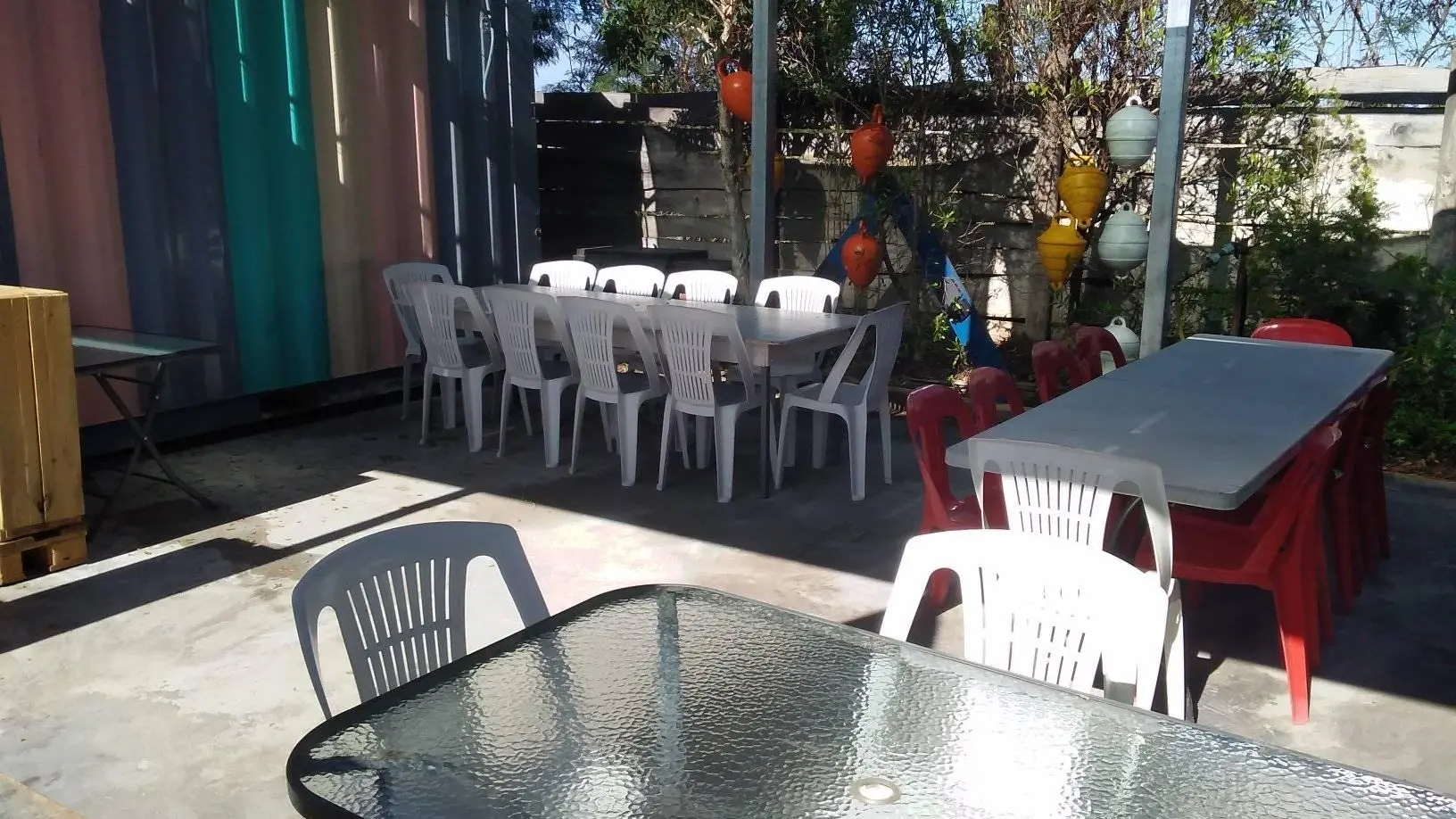 table, tipenga, table d'hôte, Pouembout, Espaces de l'Ouest