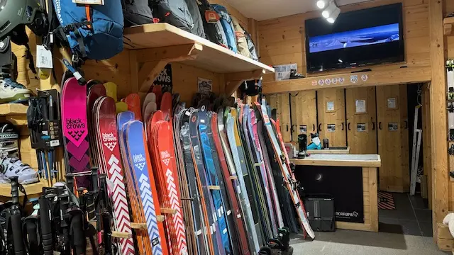 Skis_Mountain Pro Shop