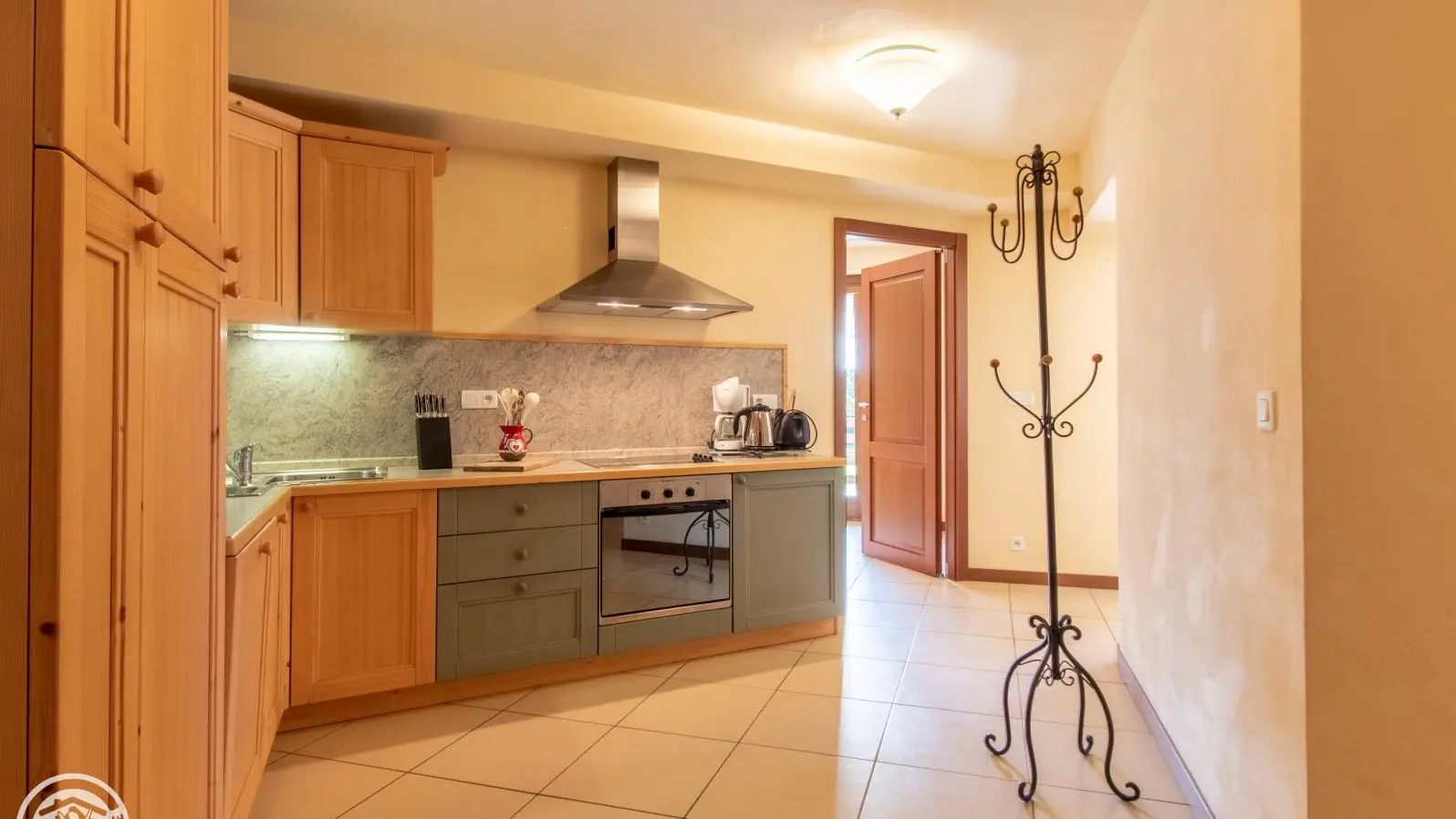 Cuisine et accès chambre