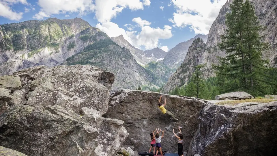 Du bloc en pleine nature, les papillons nous accompagnent