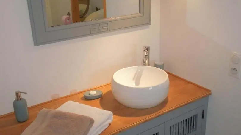 SALLE DE BAINS DOUCHE A L'ITALIENNE ET WC