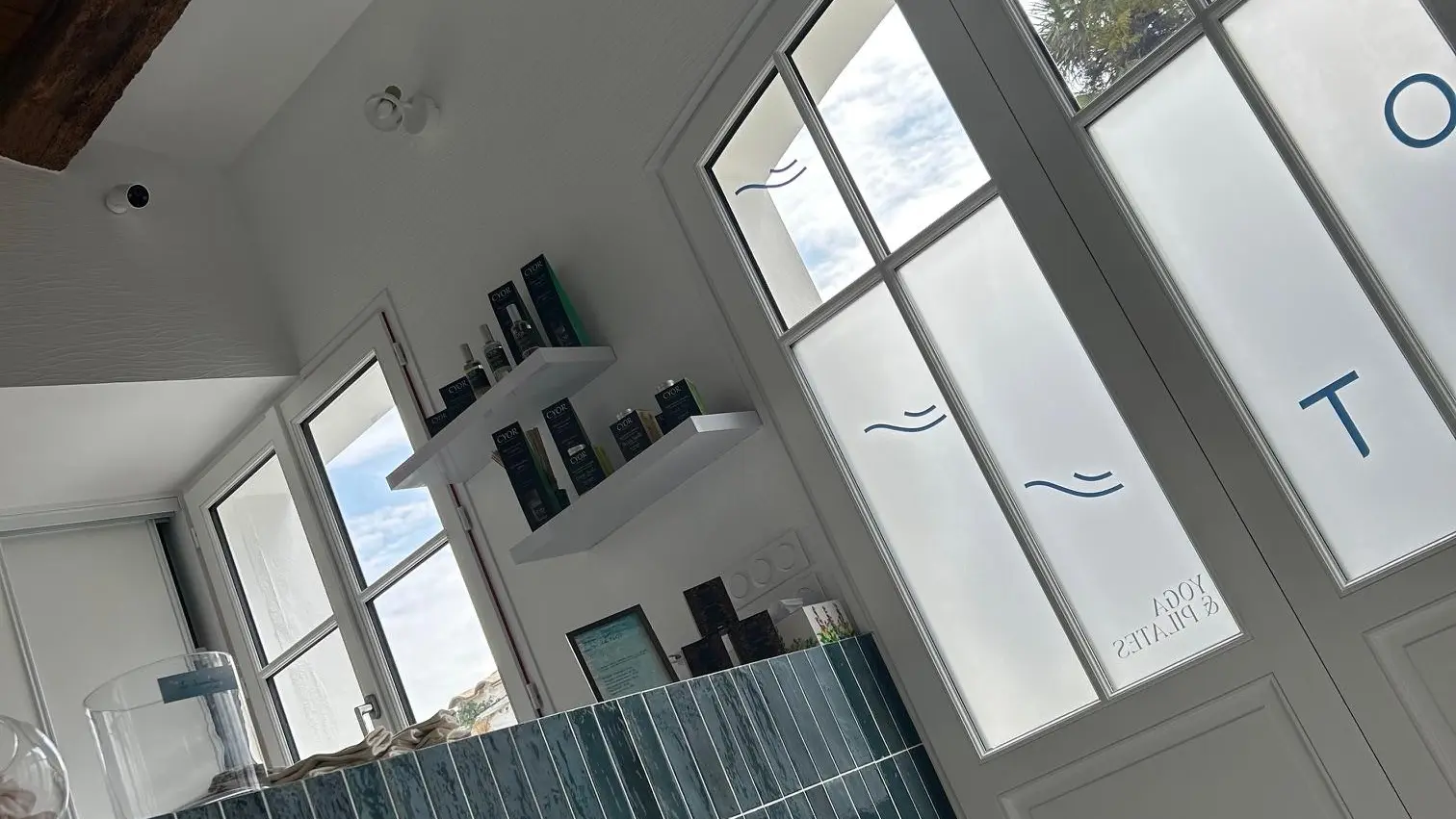 Studio bar