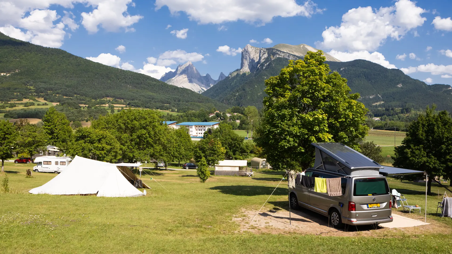 Vue sur le vallon de la Jarjatte