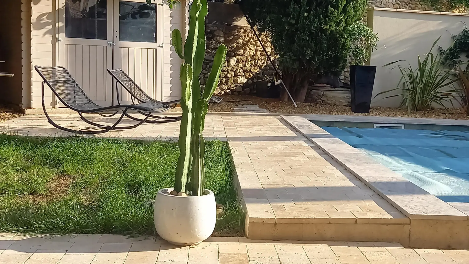 terrasse ensoleillée