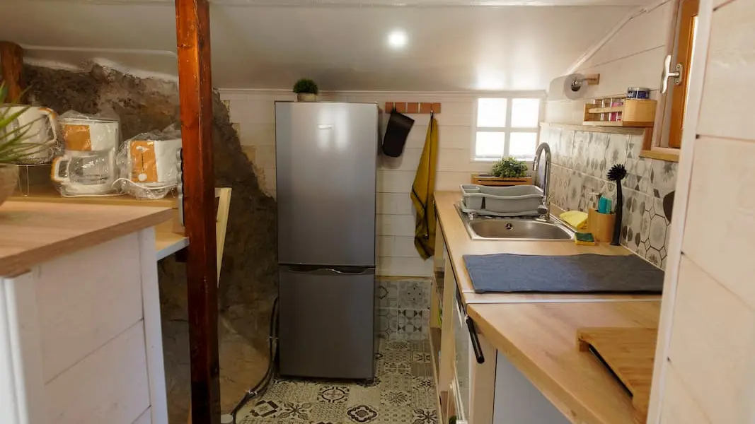 La cuisine et son rocher