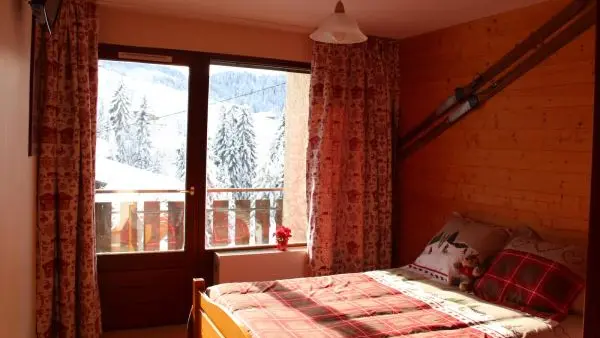 Chambre avec lit double/Bedroom with a double bed-Jalouvre-Le Grand-Bornand