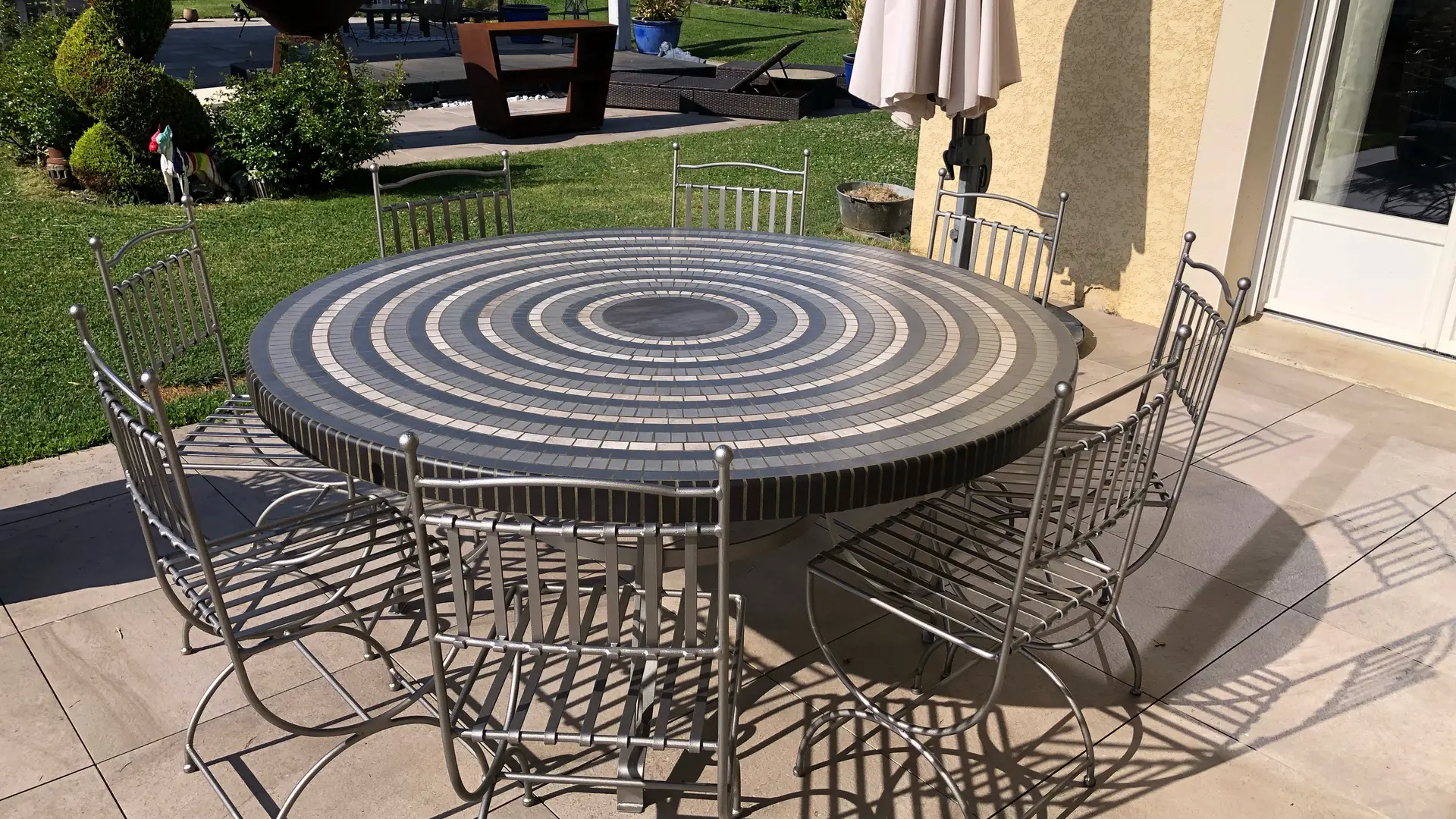 Table et chaises