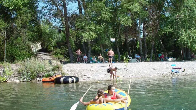 Accès  à la rivière le Verdon