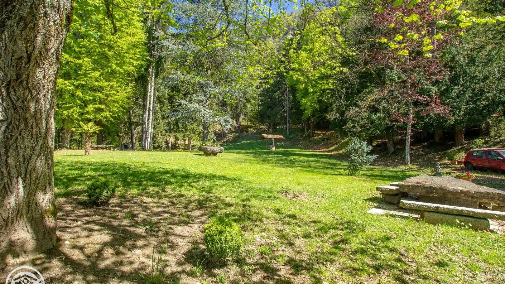 Parc situé sur l'arrière de la maison