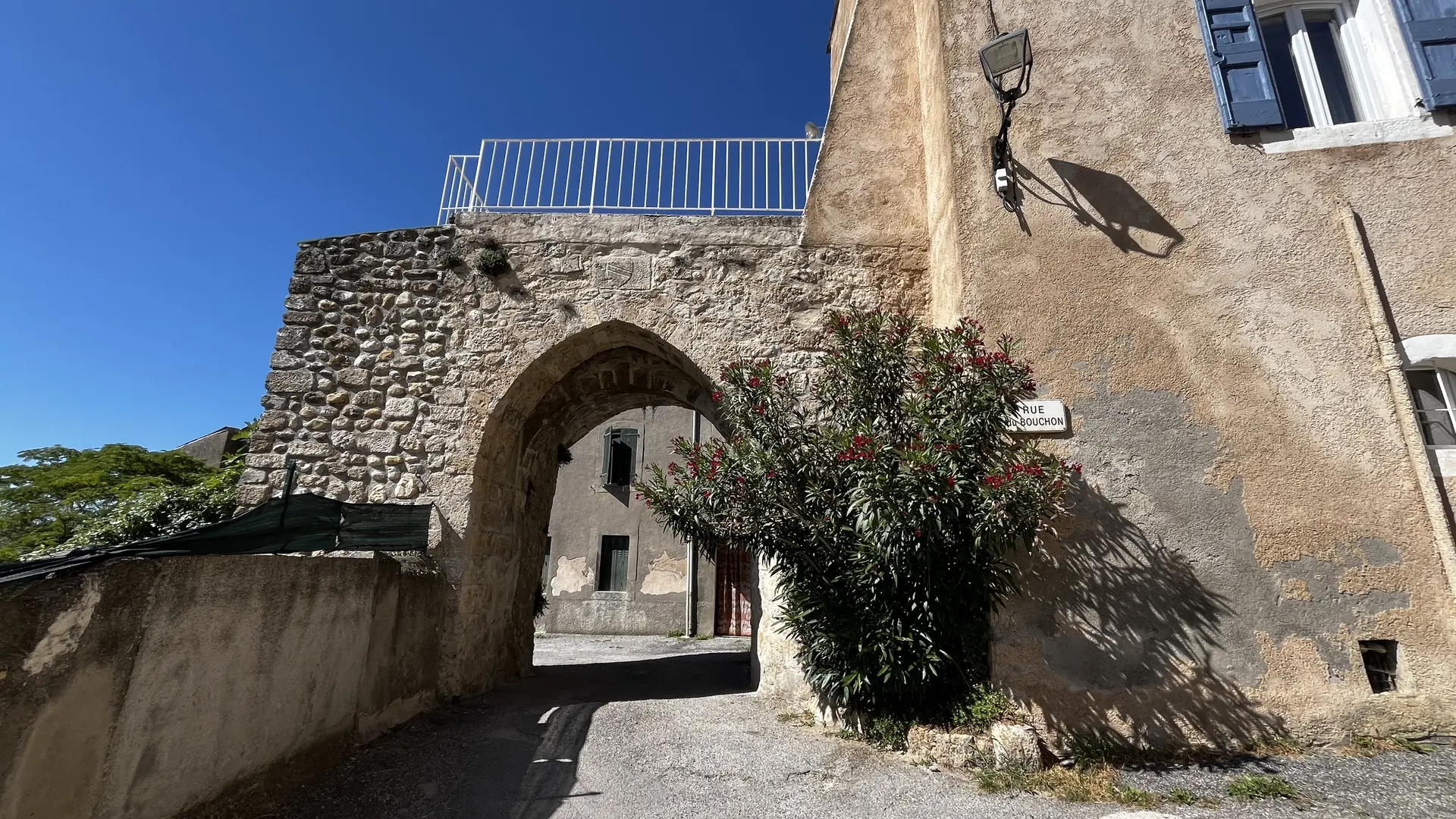 Porte de Moustiers