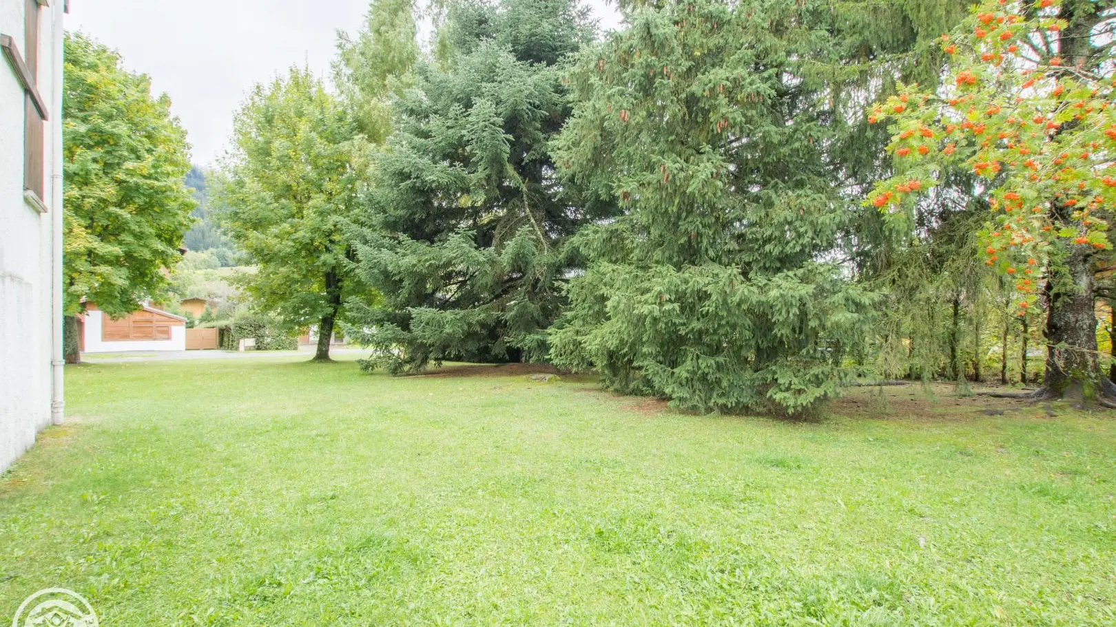 Parc autour de la copropriété