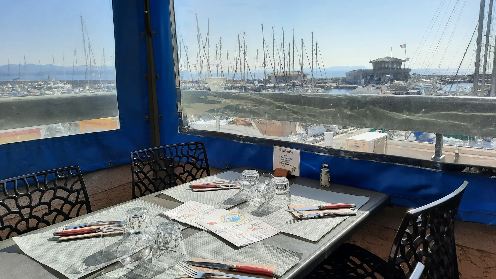 Restaurant avec salle et terrasse vue mer à La Londe les Maures