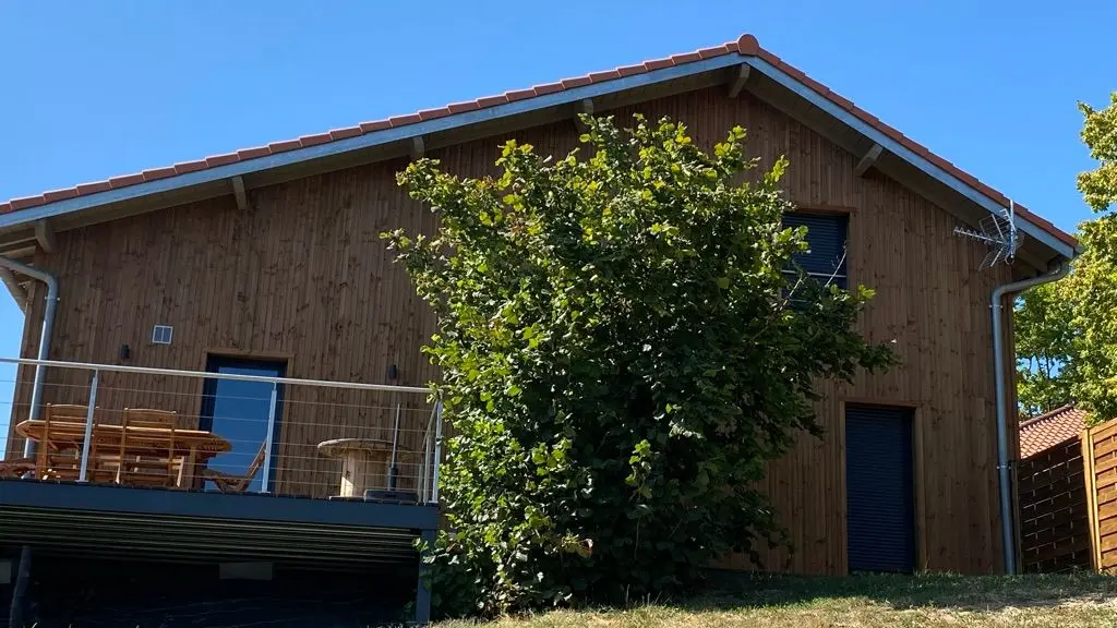 façade sud et un ciel de vacances