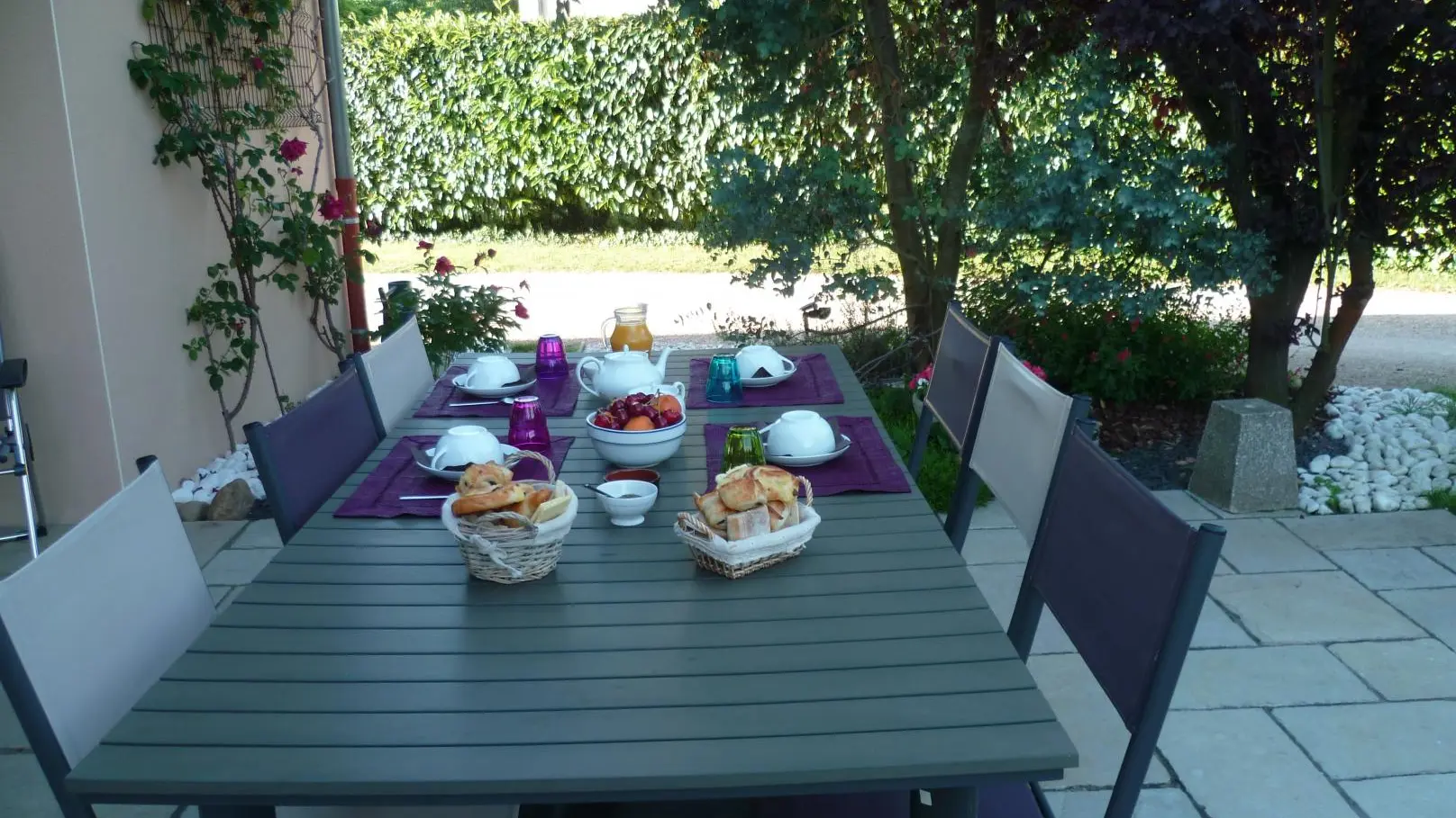 Petits déjeuners pris sur la terrasse