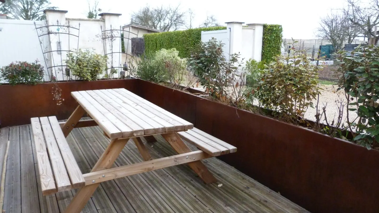 Vue sur la terrasse privative du gîte