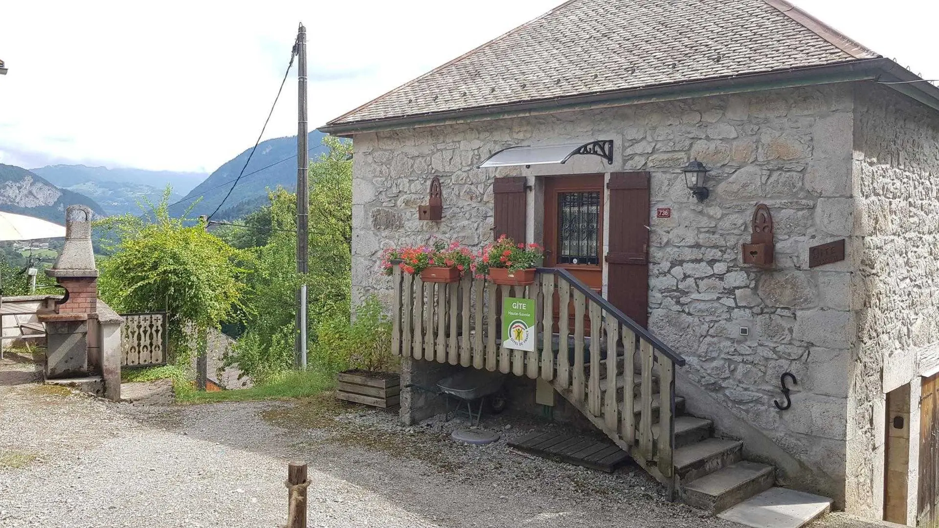 Extérieur avec Barbecue et terrasse