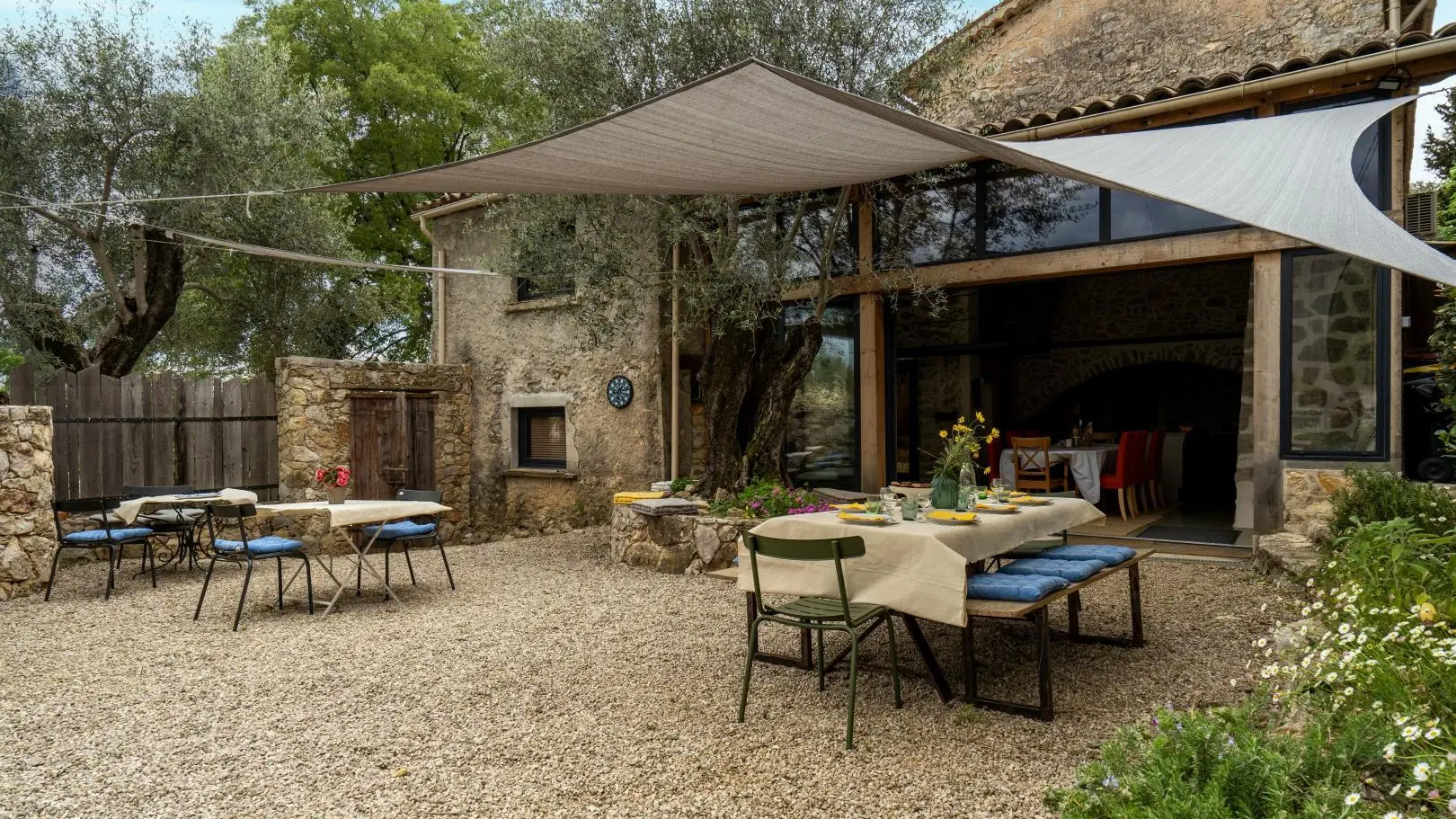 Terrasse Mas d'Osmeea à Roquefort les Pins Gîtes de France Alpes-Maritimes