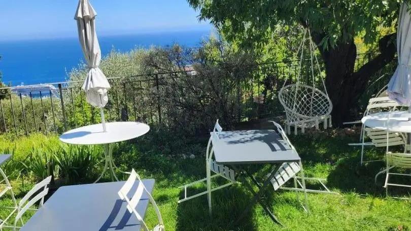 L'Amandier-Jardin à partager-Beausoleil-Alpes-Maritimes