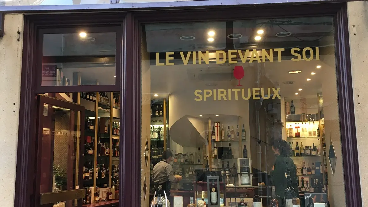 Le Vin devant Soi