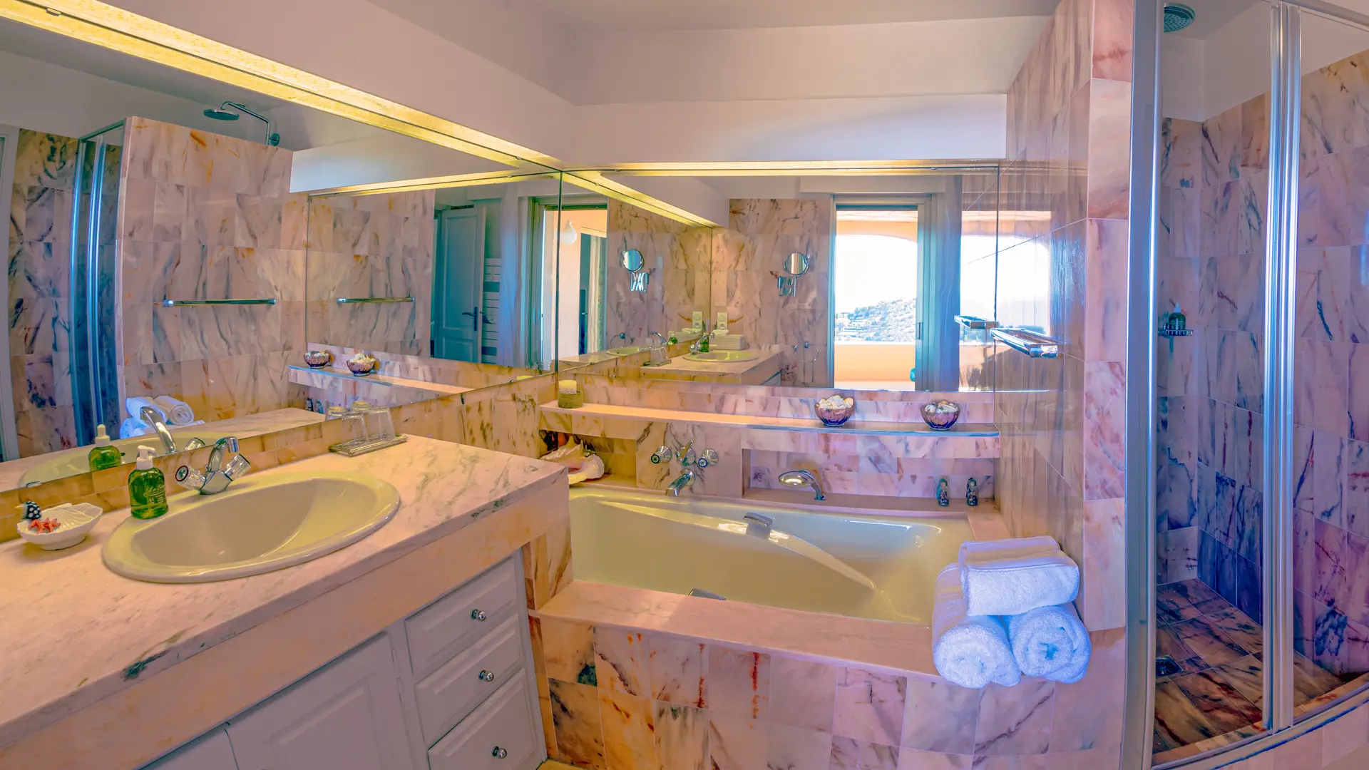 Salle de bain suite Saint-Clair