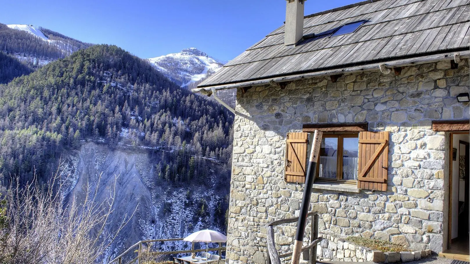 Gîte L'Oustal n°2-Vue montagnes-Auron-Gîtes de France Alpes-Maritimes