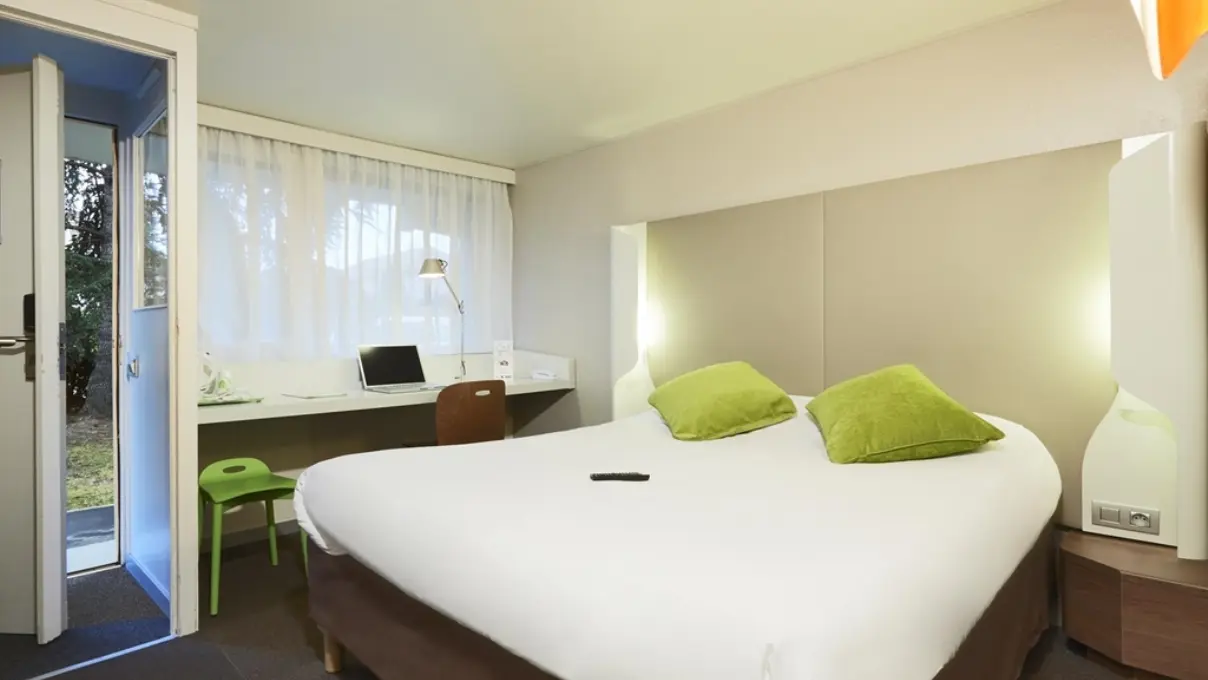Chambre Campanile Montesson