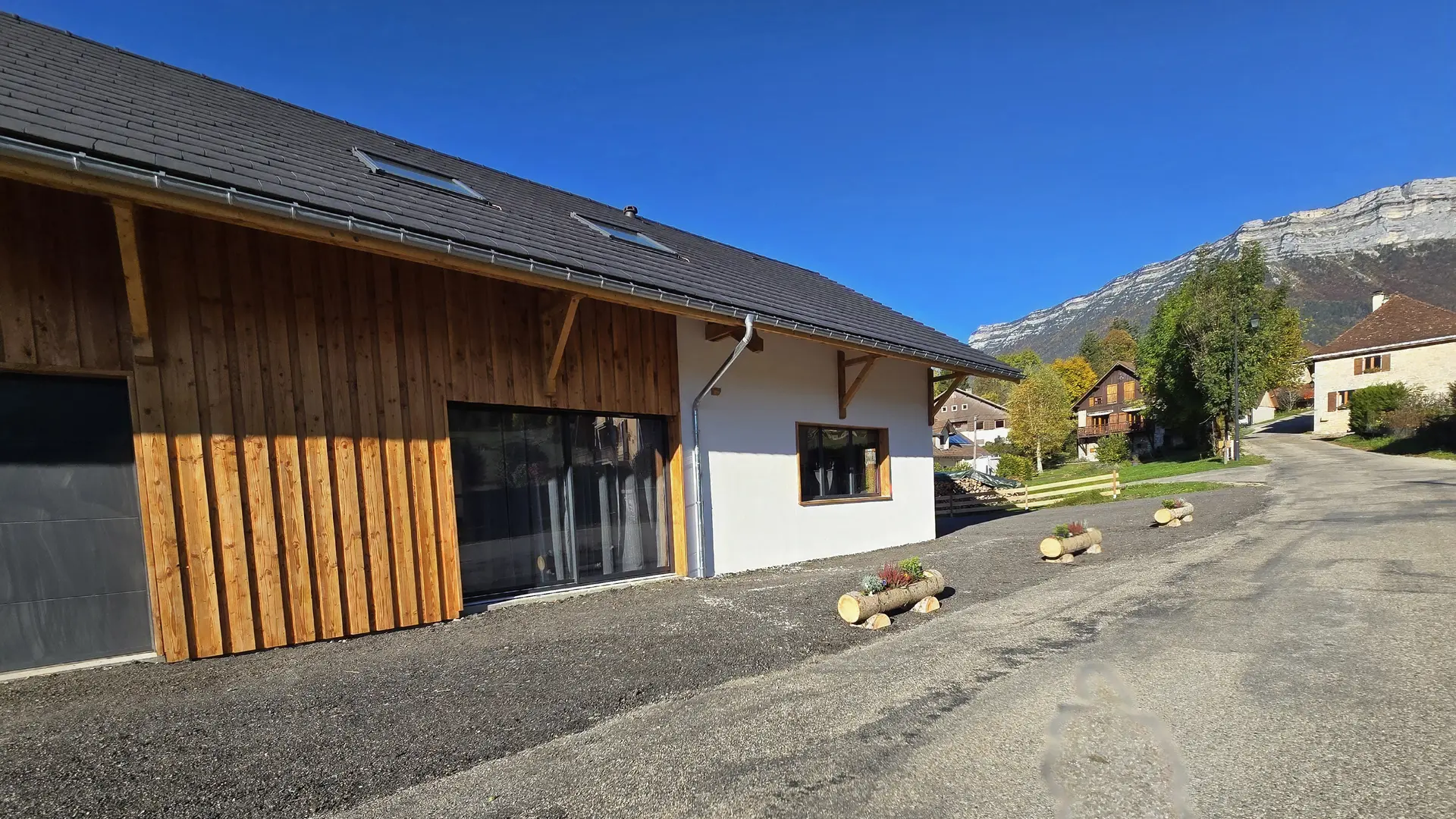 L'extérieur du gîte