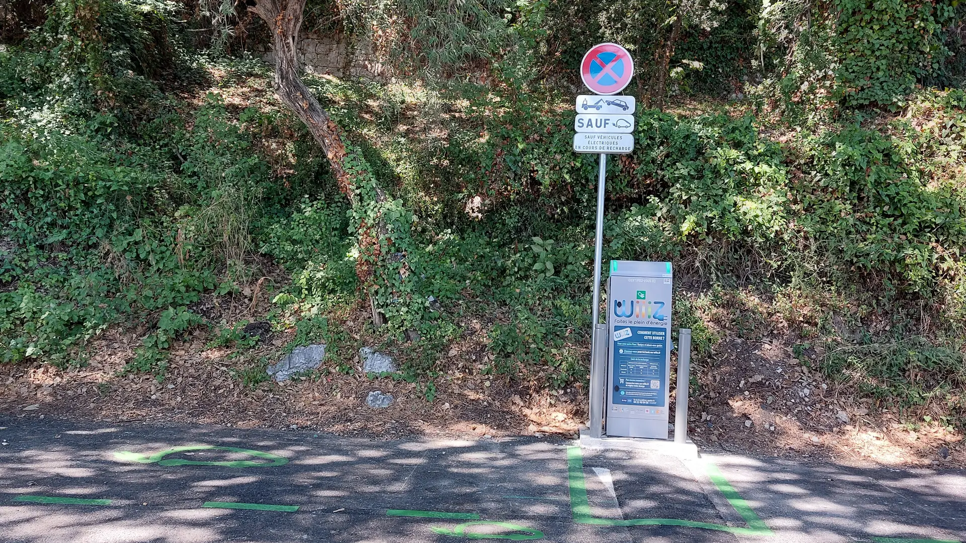 Borne de recharge WIIIZ pour véhicules électriques