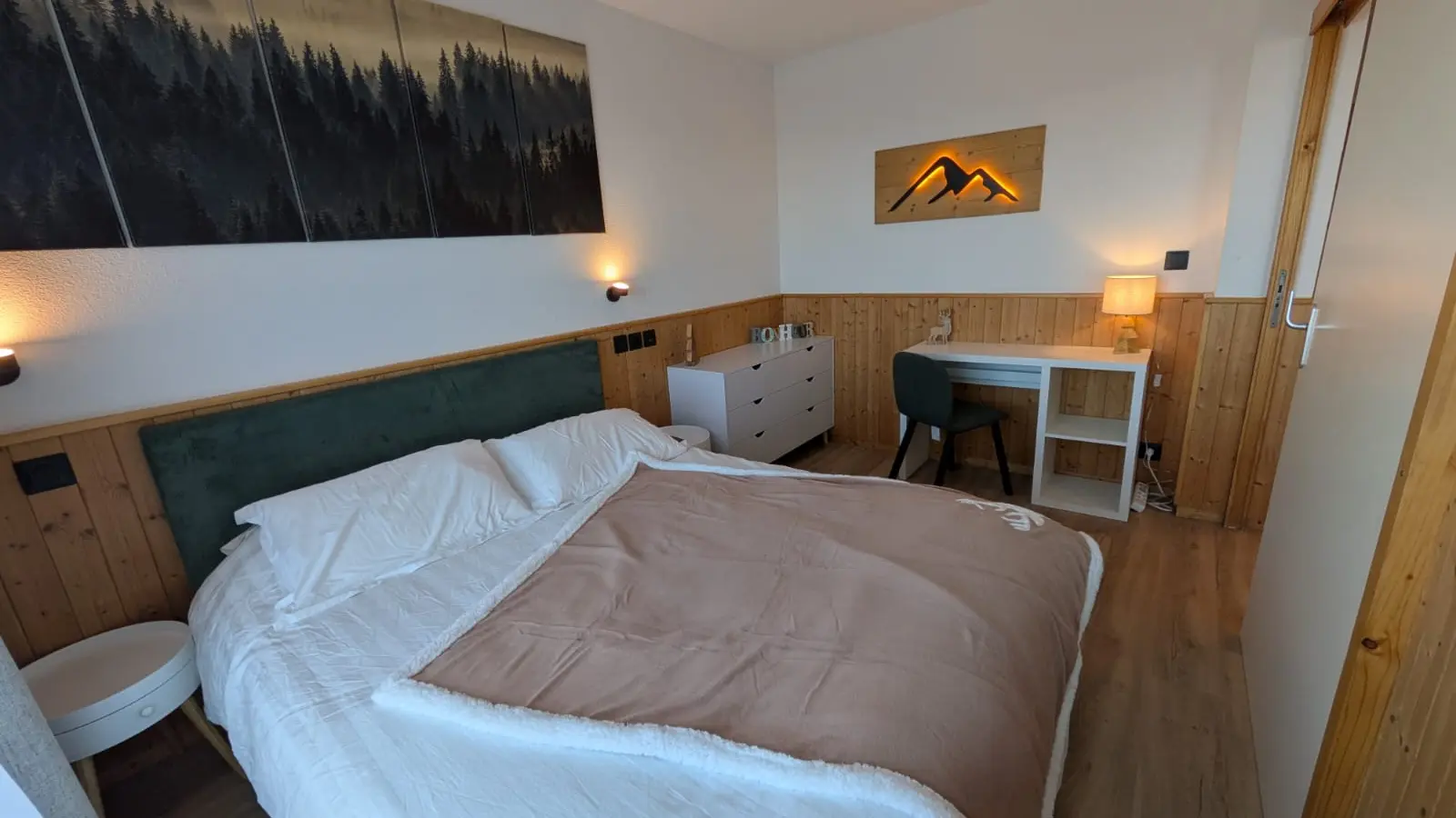 Blick auf das Hauptschlafzimmer