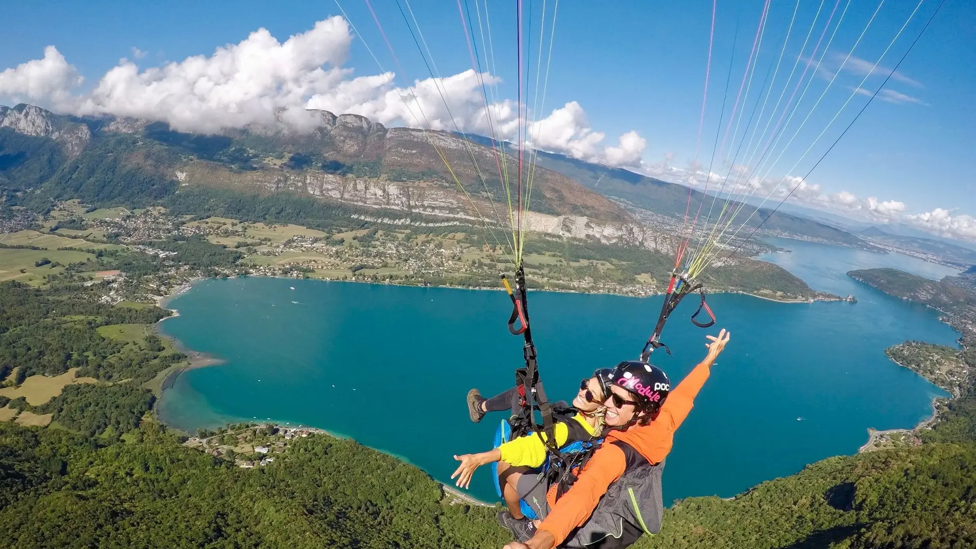 K2 parapente au dessus du lac d'Annecy