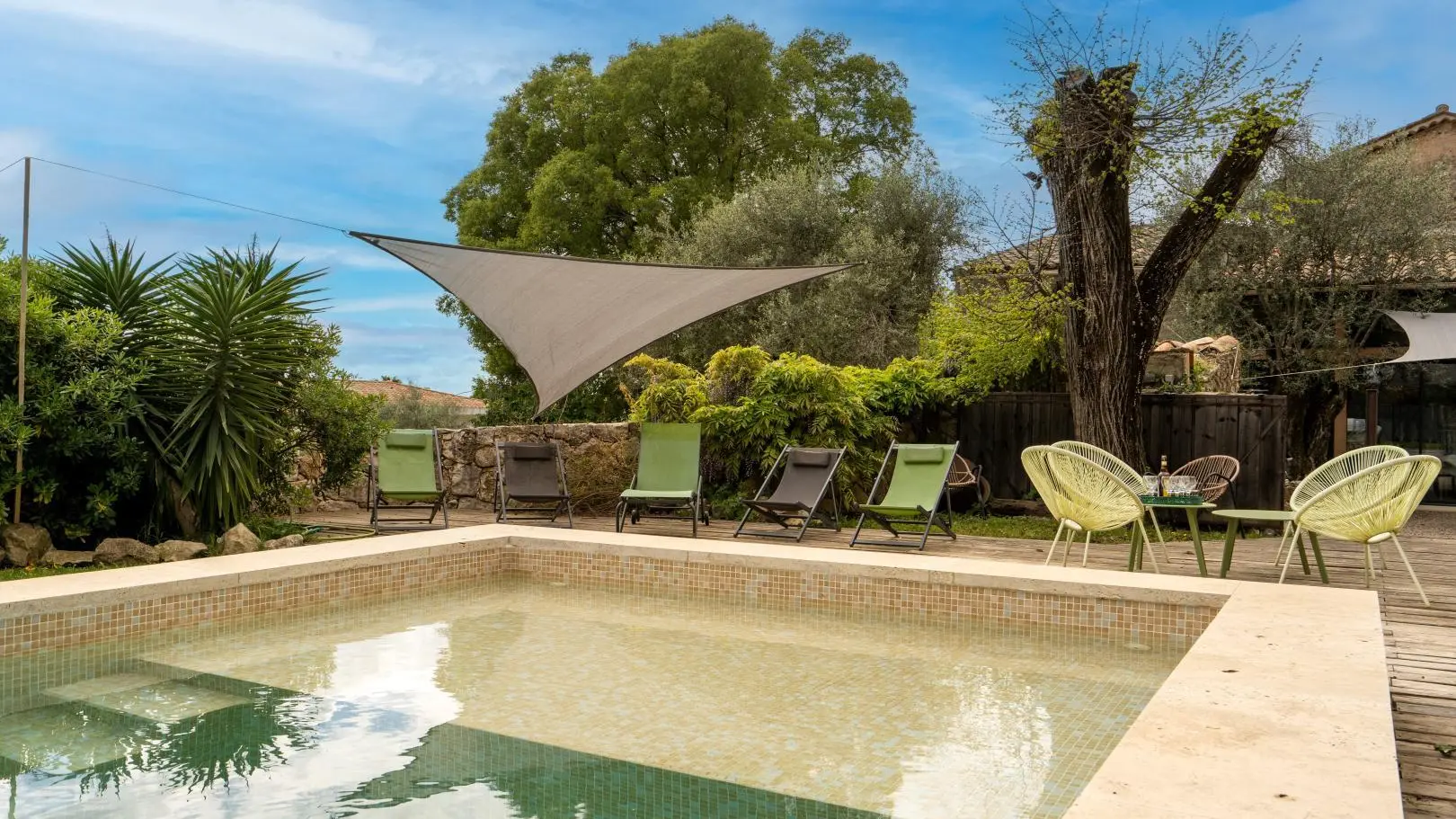 Terrasse Mas d'Osmeea à Roquefort les Pins Gîtes de France Alpes-Maritimes