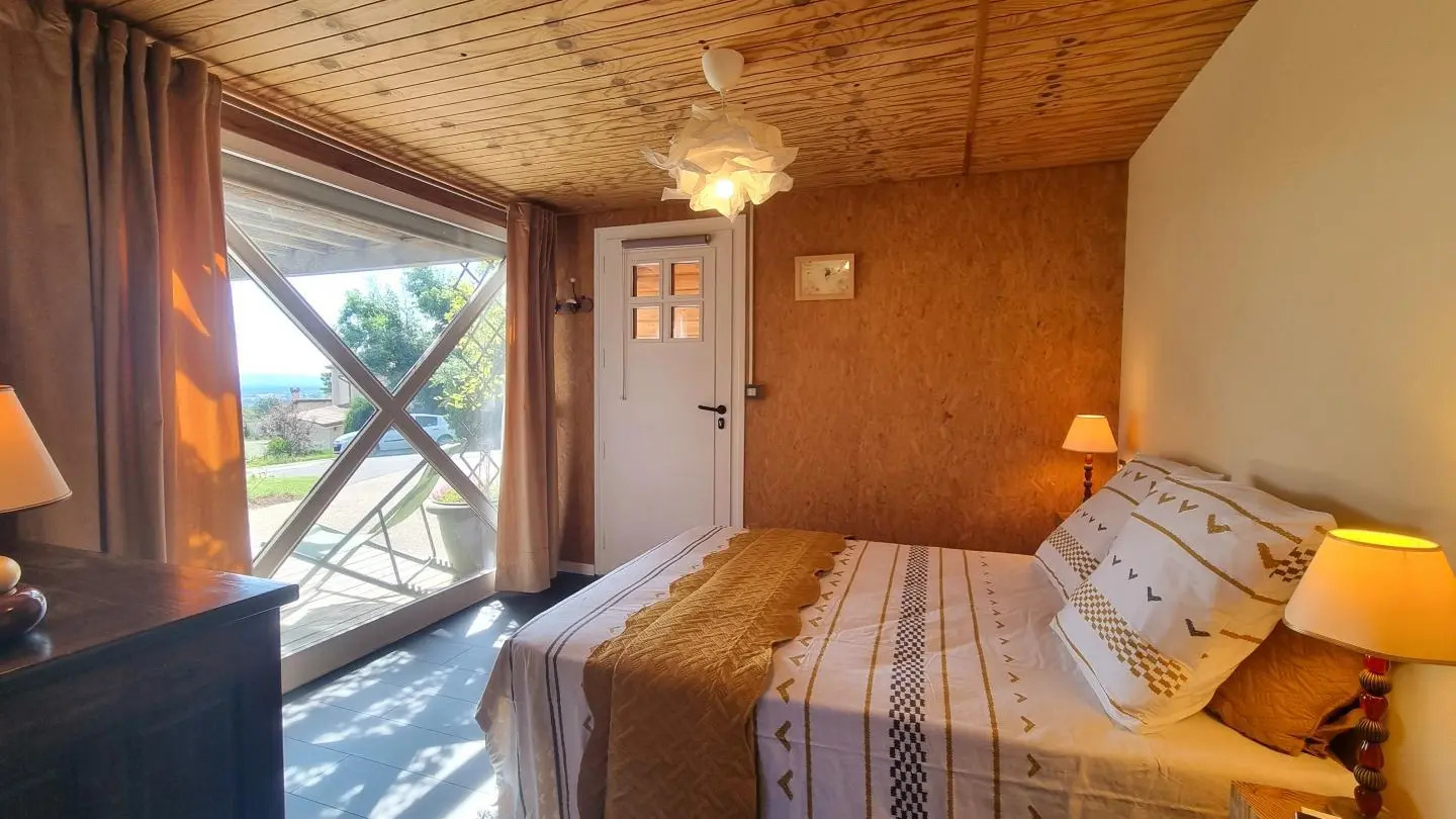 Chambre 1 : un lit 140.