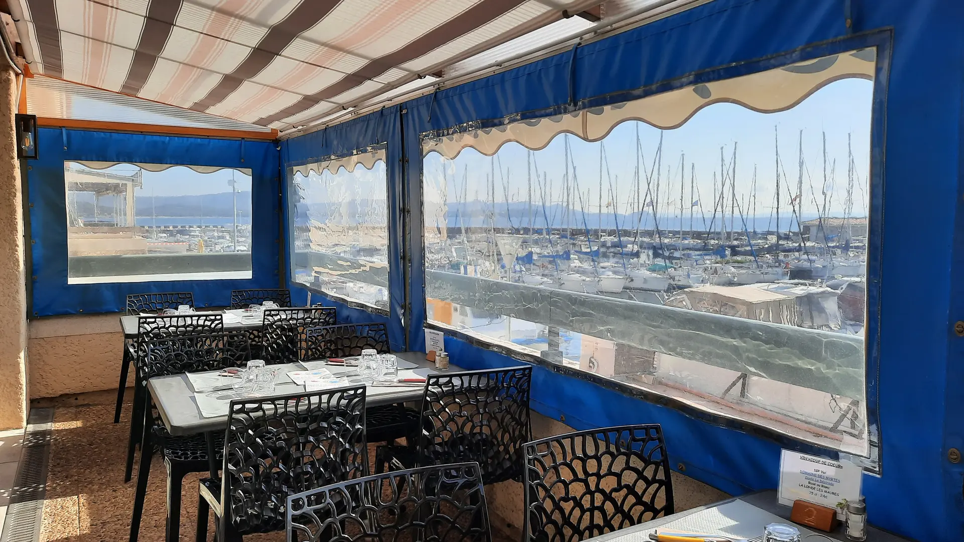 Restaurant avec salle et terrasse vue mer à La Londe les Maures