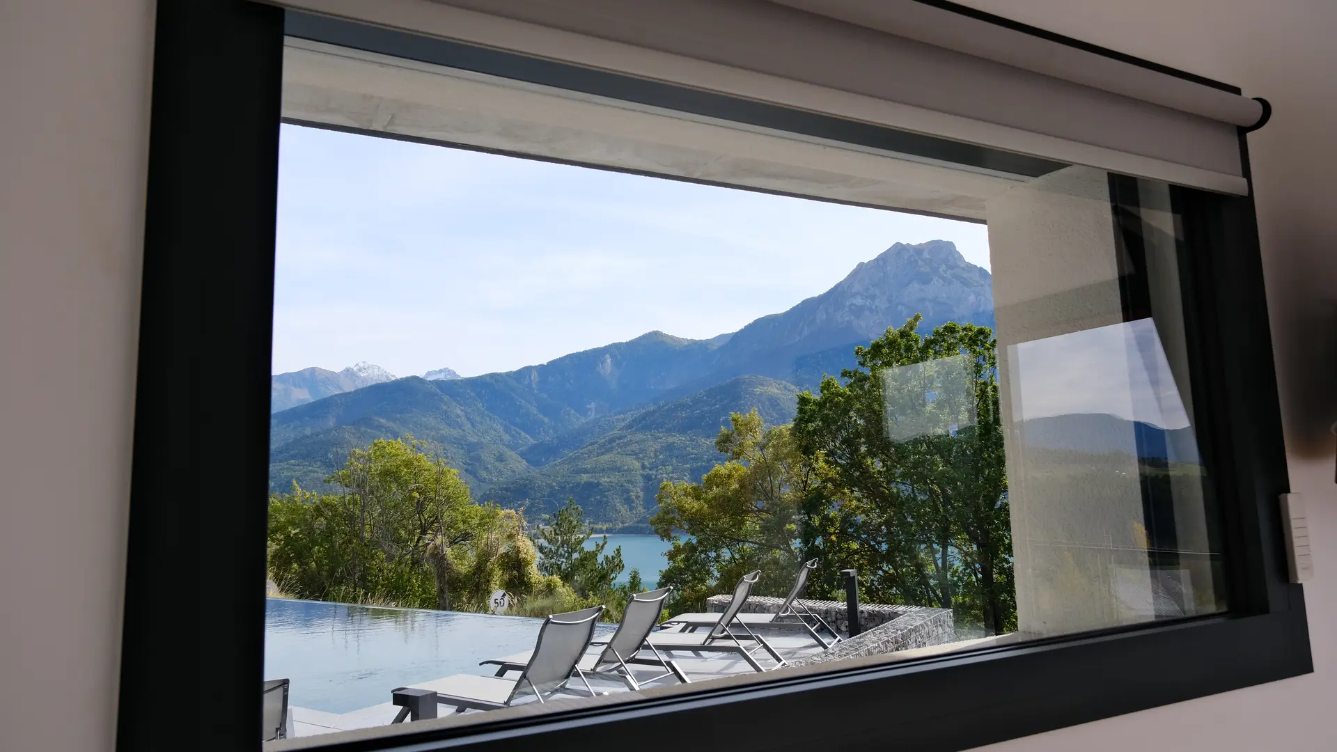 Chambre 1, vue piscine - Les restanques du lac SAVINES-LE-LAC