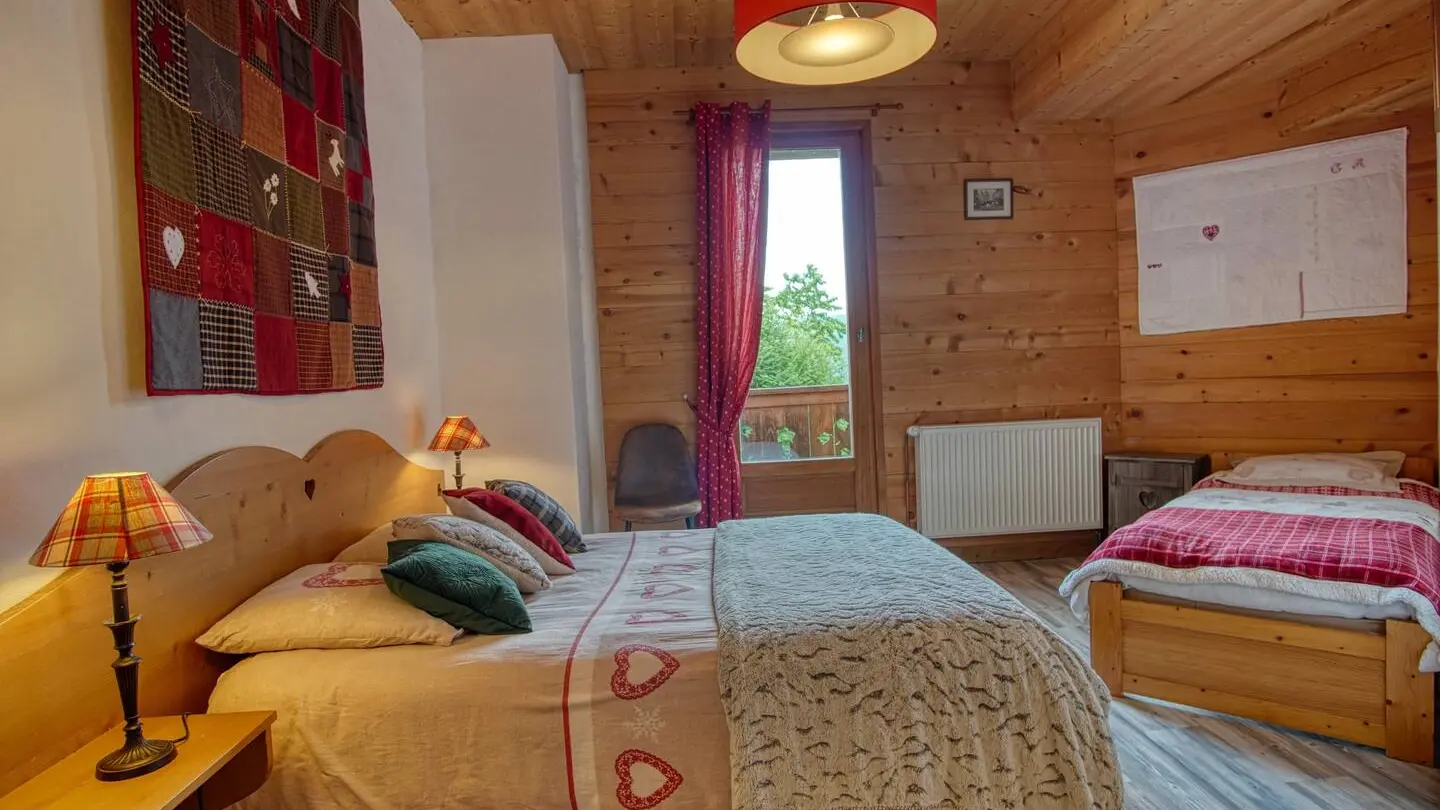 chambre 1, 1 lit double et 1 lit simple