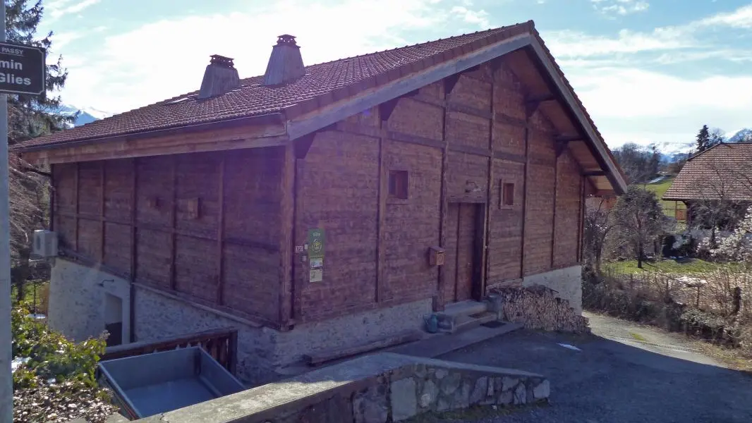 Vue du chalet depuis la route